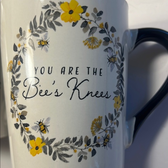 🐝 Set of 2 Mugs cute message “You’re the Bees Knees” Yellow White Black 🐝 - Picture 7 of 16